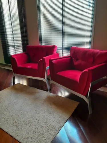 poltronas alto padrão veludo base aço