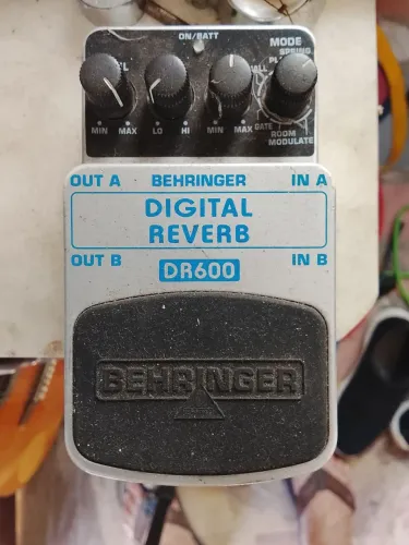 Vendo pedal digital reberb
