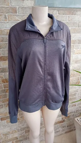 Blusa speedo cinza.