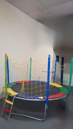 Cama Elástica Papibrink 2,44m Com Rede e Lona Preta UV Profissional