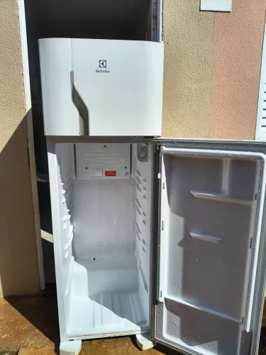 Geladeira Eletrolux 260 Litros