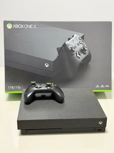 Xbox One X 1TB + Controle Original + 2 Jogos | Excelente Estado