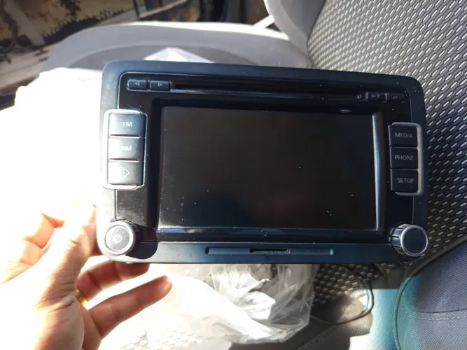 Vende-se multimídia Gol 6 em diante pega em outros carro tbm 