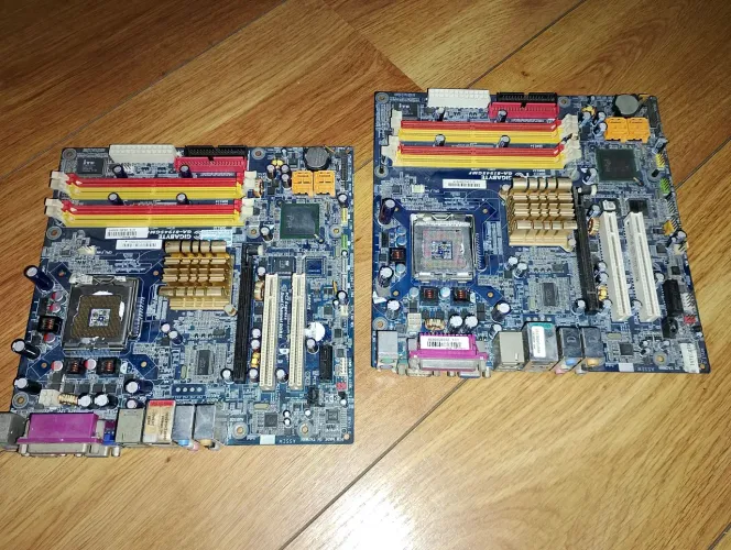 02 Placas Mãe Gigabyte ( no estado )