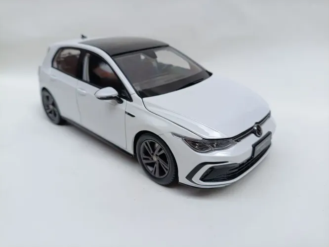Miniatura VW golf mk8 1:18