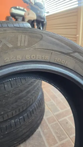 Pneu Speed Max III 225/60 R18 para vulcanizar
