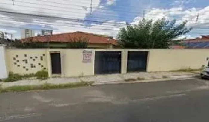Excelente Casa Comercial a venda em TERESINA