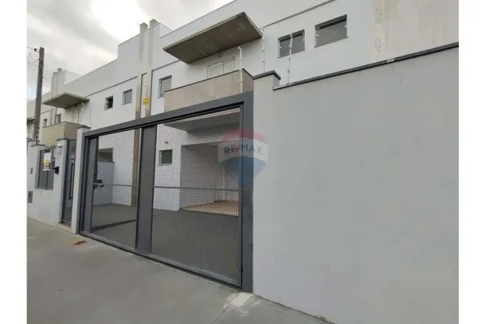 Sobrado para alugar.