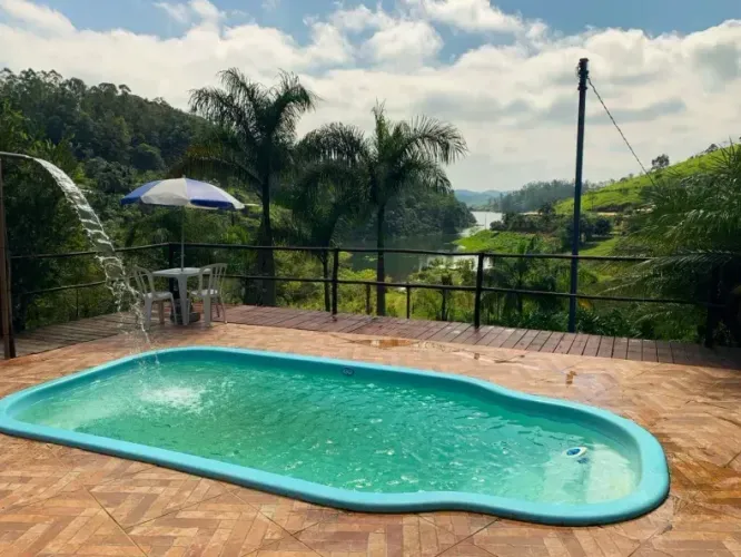 Sítio dos Sonhos  Seu Paraíso Rústico à Beira da Represa!