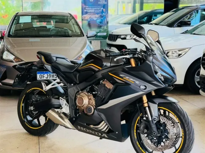 HONDA CBR 650F