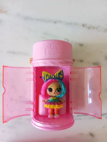 Brinquedo Boneca LOL original com cabelo