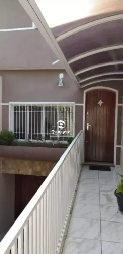 Sobrado semi-novo com 181 metros quadrados com 3 quartos,suite,3 g em Vila Alice - Santo A