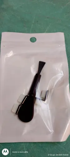 Limpador e protetores de poera pra acabar com a entrada do seu carregador