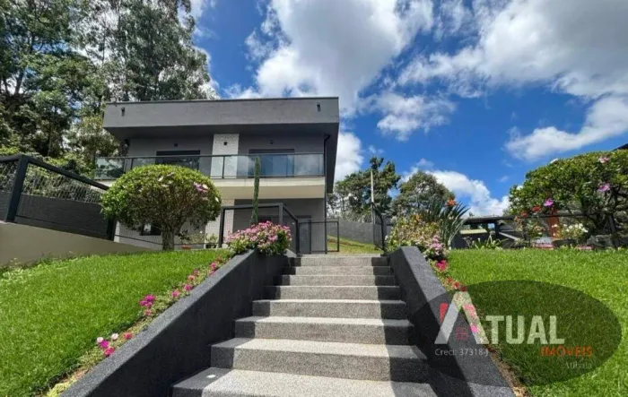 Casa de Alto Padrão a venda em Condomínio fechado em Mairiporã.