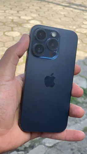 Aparelho<br>Todo íntegro<br> De procedência<br> Funciona tudo<br> Iphone 15 pro