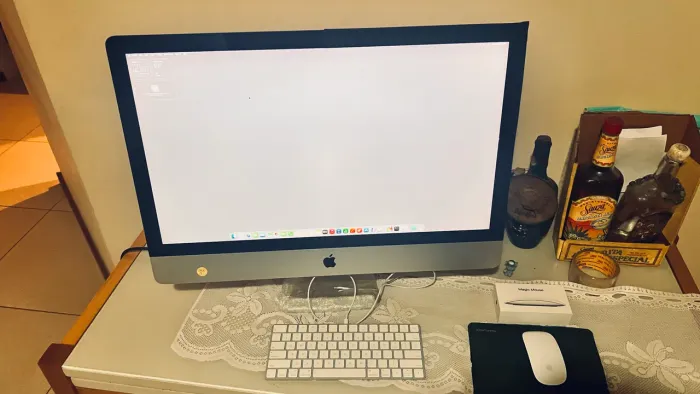 iMac 2020 i9 5k (Tela Trincada)