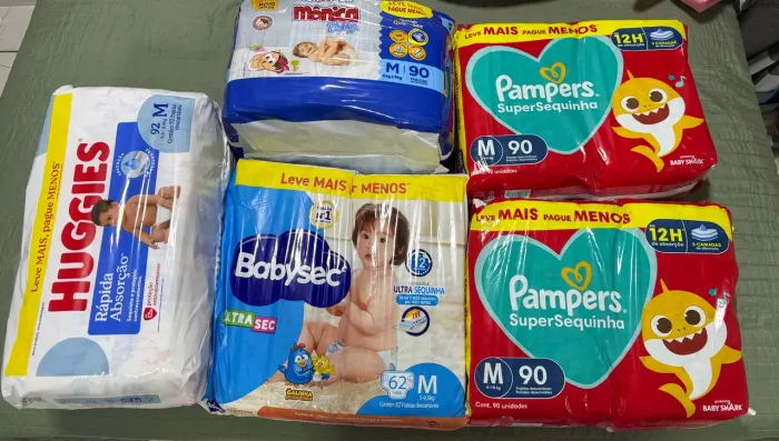 Pacotão fraldas tamanho M ( Lacradas )