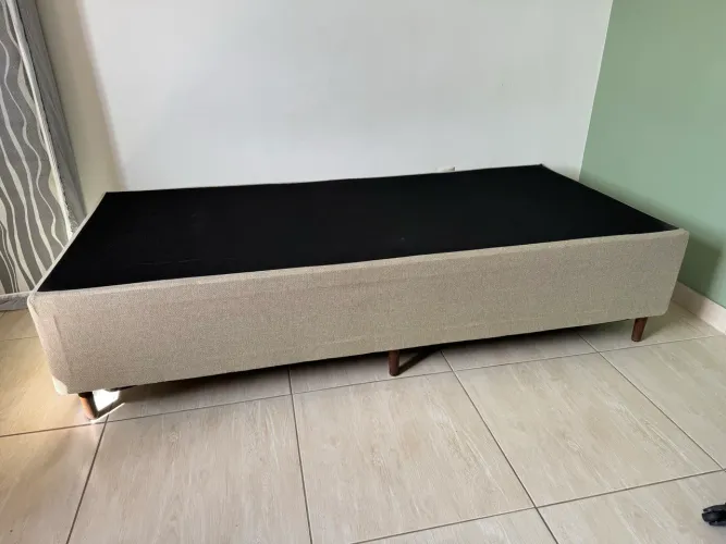 VENDO BOX CAMA DE SOLTEIRO EM ÓTIMO ESTADO