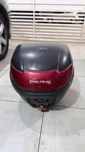VENDO SUPORTE COM BAÚ PARA YAMAHA NMAX