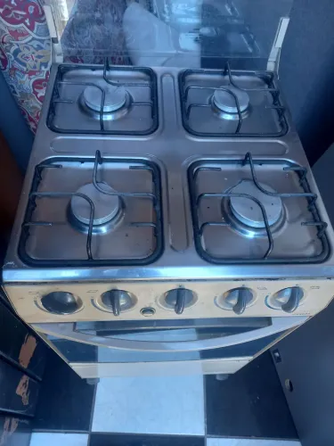 Fogão 180.00 as 4 bocas e forno pega mas só 2 no automático não entrego