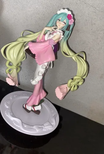 hatsune miku figure original