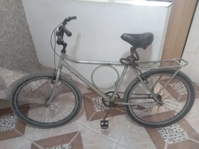 Bicicleta barra forte boa para trabalho 120 reais contato *.