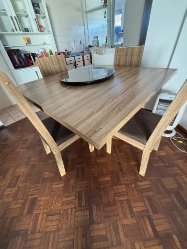 MESA COM 6 CADEIRAS - PRA LEVAR LOGO 