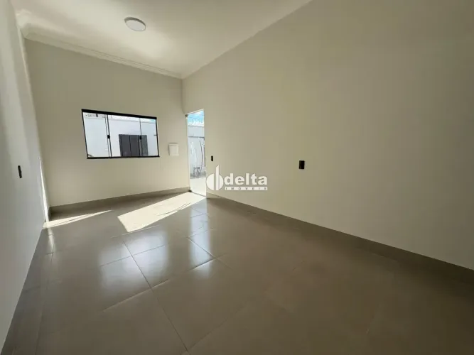 Casa com 3 quartos sendo 1 suíte disponível para venda no bairro Laranjeiras em Uberlândia
