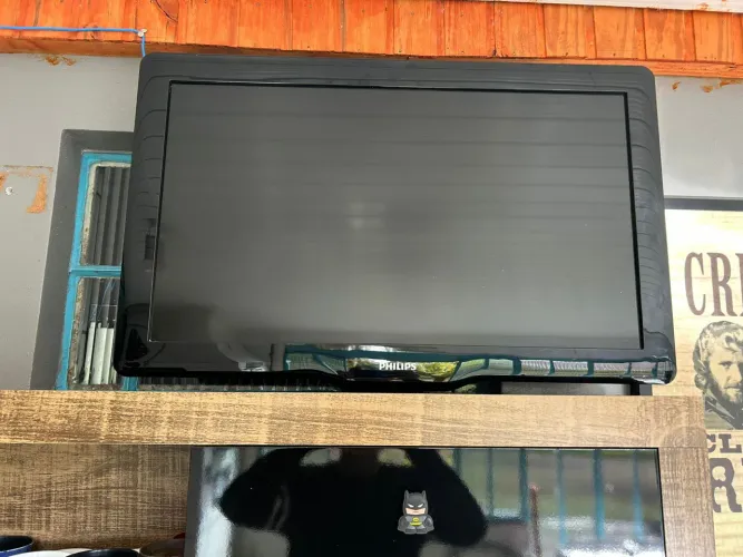 Vende se tv e aparelho