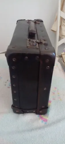 Maleta piquena de bárbeiro antiga ém courl