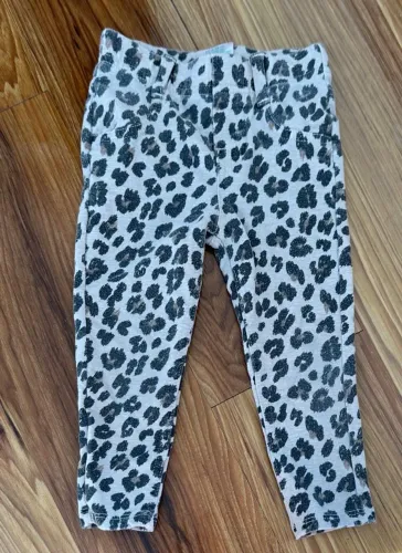 Calça Garanimals tamanho 2 anos importada (Desapego)