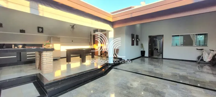 Casa com 3 dormitórios à venda, 200m² por R$ 950.000,00 - Terras de Santa Bárbara - Santa 
