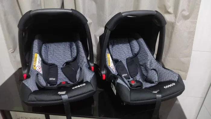 Vende-se carrinho de bebê e bebê conforto  preço de todos juntos mas vendo separado tam