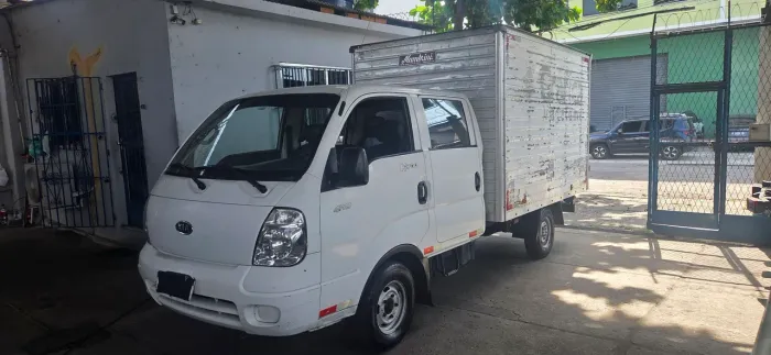 Kia Motors Bongo K-2700 2.7 4x2/4x4 Diesel 2011