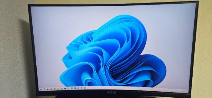 Monitor Asus 1920x1080 144hz 1ms IPS