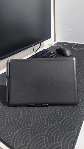 Mesa digitalizadora Wacom: one by wacom cor preta, usada poucas vezes