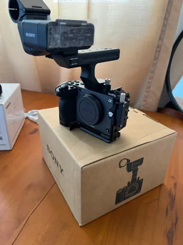 Sony FX3 com cage Tilta