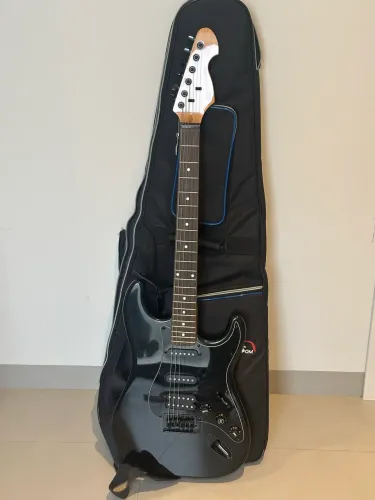 Guitarra Elétrica Michael GM217N Strato Preta + Bag