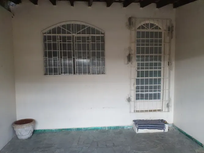 Alugo casa colonia, casa da frente