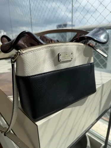 Bolsa Kate Spade Preta e Branca