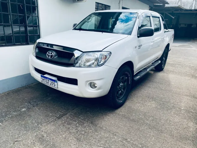 Toyota Hilux CD D4-d 4X4 2.5 16V 102cv TB Dies. 2010