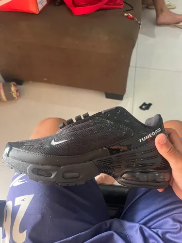 TENIS NIKE TUNED TN AIR 3 PRETO NÚMERO 43