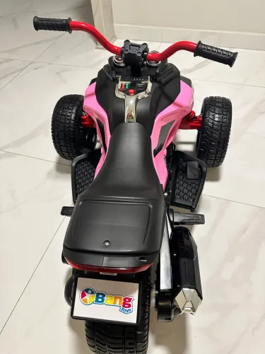 Triciclo elétrico infantil