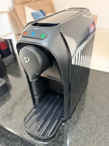 Máquina de café expresso Três Corações novíssima!