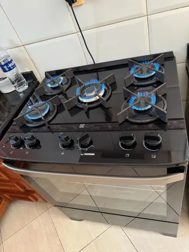 Fogão 5 bocas Electrolux vaporbake