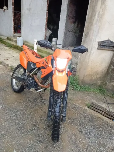 Moto pra trilha muito emtera