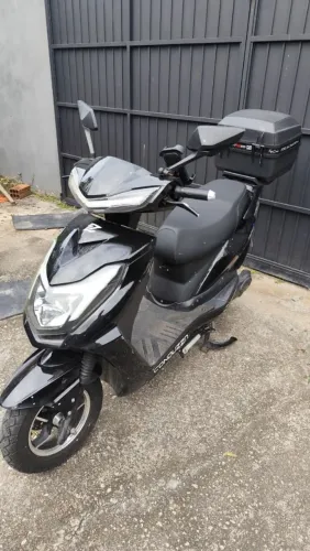 Scooter elétrica conduzz