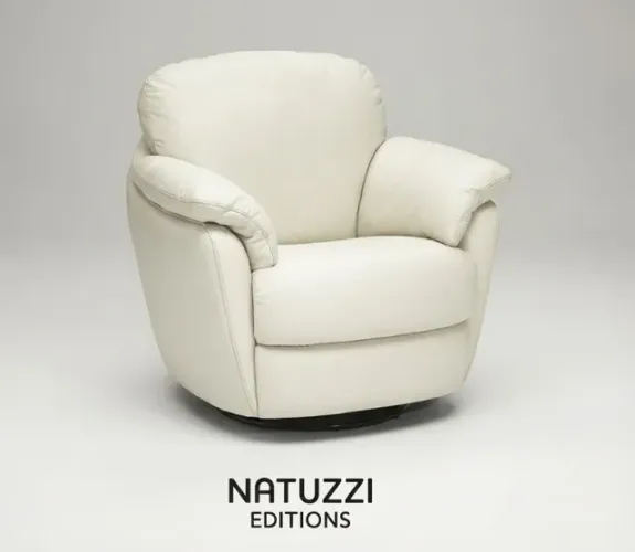 Poltrona Natuzzi giratória com balanço, em couro