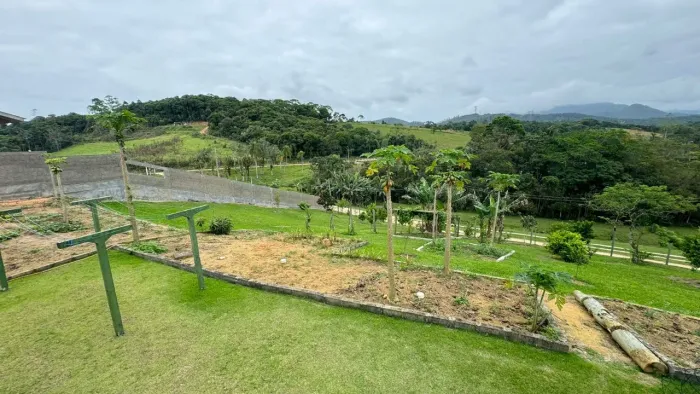 Área com 2.200m² em Alto Biguaçu próximo ao contorno viário