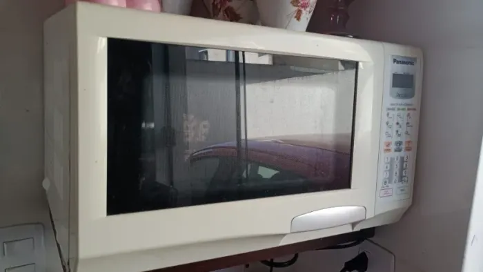 Microondas com defeito (provavelmente fusível)